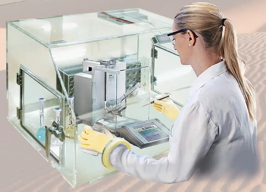 AGB dry box with glove